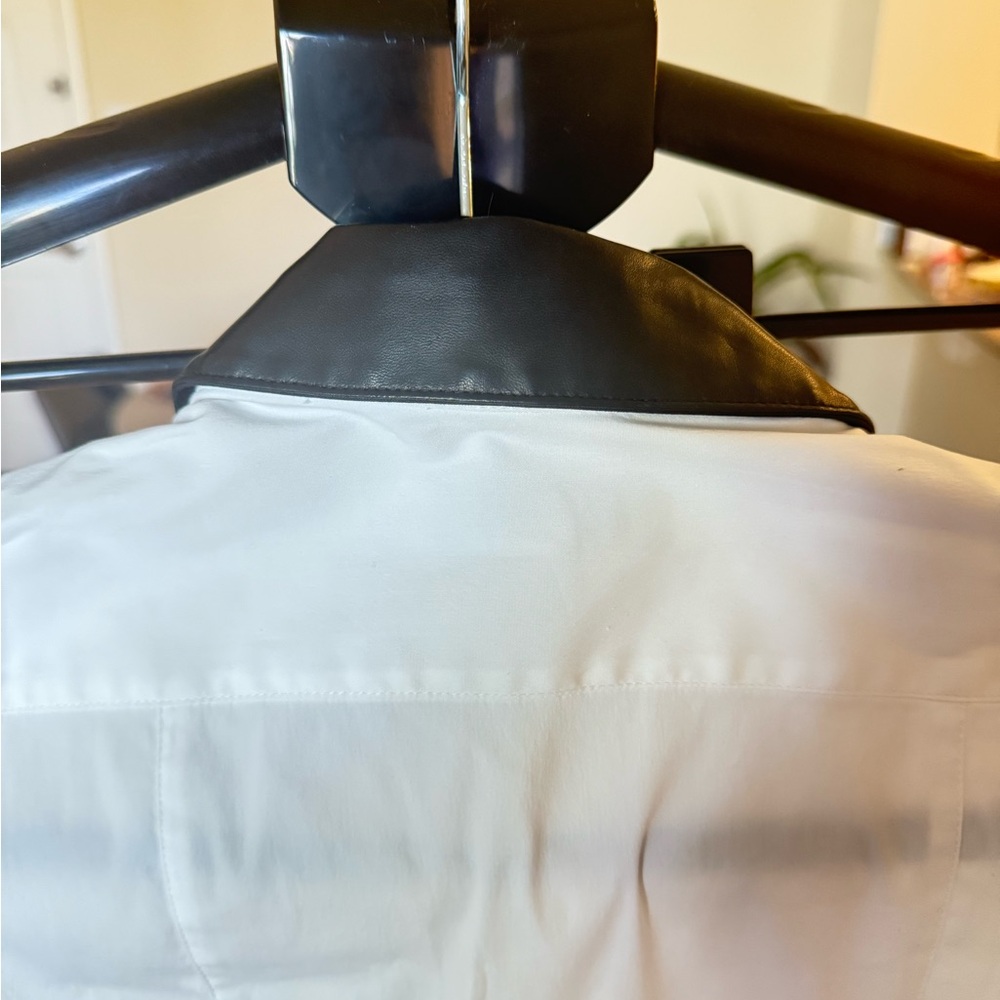 Burberry Classic White Shirt with Black Leather Collar - Picture 10 of 15
